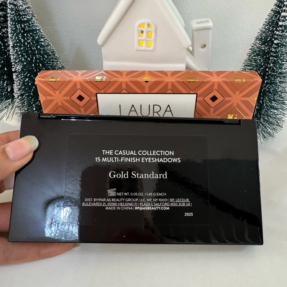 Laura Geller THE CASUAL COLLECTION - GOLD STANDARD - 15 Multi-Finish Eyeshadows
